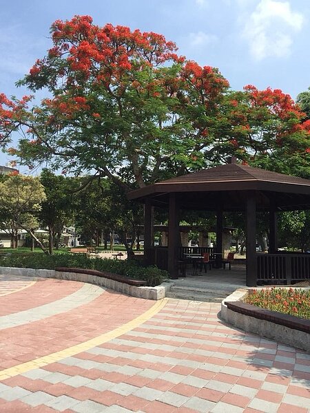 榮華公園在何漢清里長重新改造下煥然一新。圖/取自榮華里,何漢清臉書