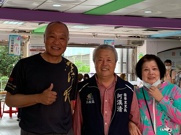 何漢清將大半生都投入在榮華里。圖/取自榮華里,何漢清臉書