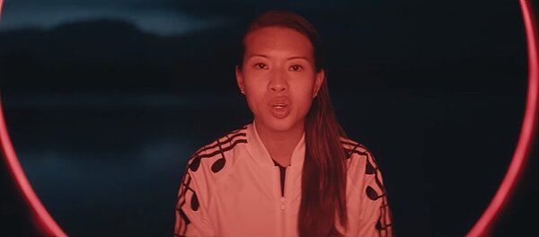 葛仲珊深夜發新單曲曝近況,更拋震撼彈「我回不去螢光幕前了」。圖/截自《Miss Ko 葛仲珊》臉書