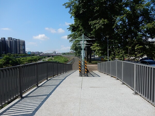 祥順東路自行車道平台改善後。圖／台中市政府提供