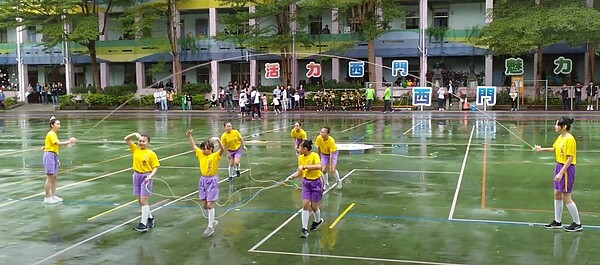 西門國小跳繩隊。圖/截自西門國小網站 校長提供