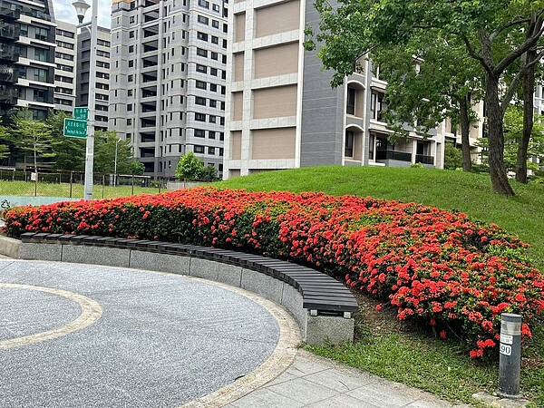 五期社區的花壇。圖/取自丘麗玲臉書