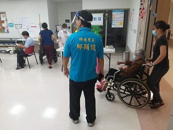 對弱勢族群不吝伸出援手。圖/陳忠賢攝