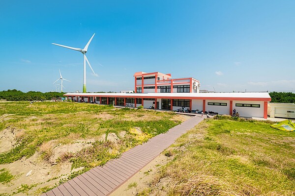 位於桃園觀音的草漯沙丘地景展示館正式啟用。圖/桃園市政府提供