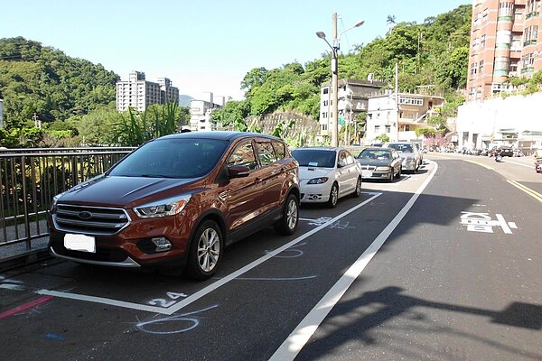 新店北宜路2段路邊停車格將納入收費管理。圖/新北市交通局提供