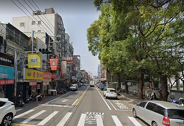 位於竹北市的「中正西路」,今年第二季平均房貸額度不到600萬元,該路段有不少價格較親民的中古屋,年輕族群詢問度頗高。圖/google map