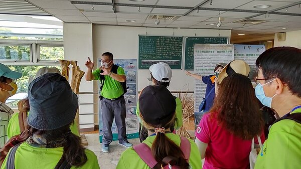 關渡自然公園推出『手遊關渡』手語導覽服務。圖／北市府提供