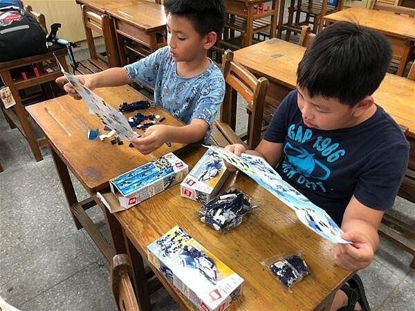 西松國小樂高社(截自西松國小網頁 校長提供)