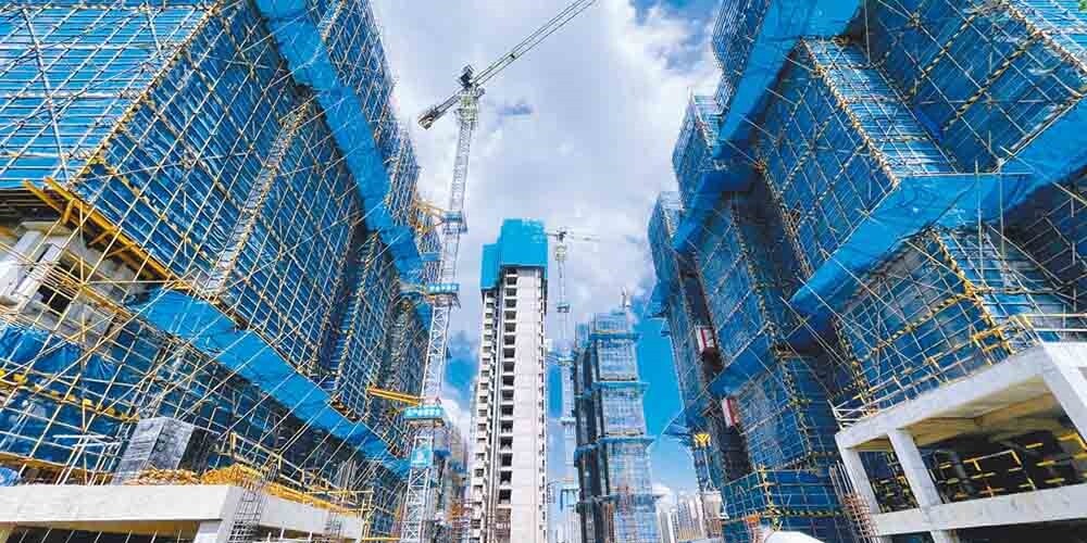 大陸一線城市紛紛升級調控政策讓房市退燒之際,部分三、四線城市卻逆向操作,出手限制房價跌幅,也讓大陸房市出現「限跌令」和「限漲令」並存景況。圖/中新社資料照片