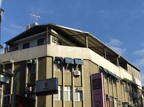 頂加違建問題嚴重,有議員指出,曾有違建發生火災屋主又想蓋回來的案例,消防局也沒有通報建管處;圖與新聞內文無關。圖/聯合報系資料照