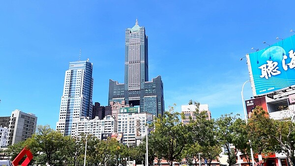 台積電新廠落腳高雄的效益大，帶動建商爭逐土地。圖為高雄市一景。 報系資料照／記者游智文攝影