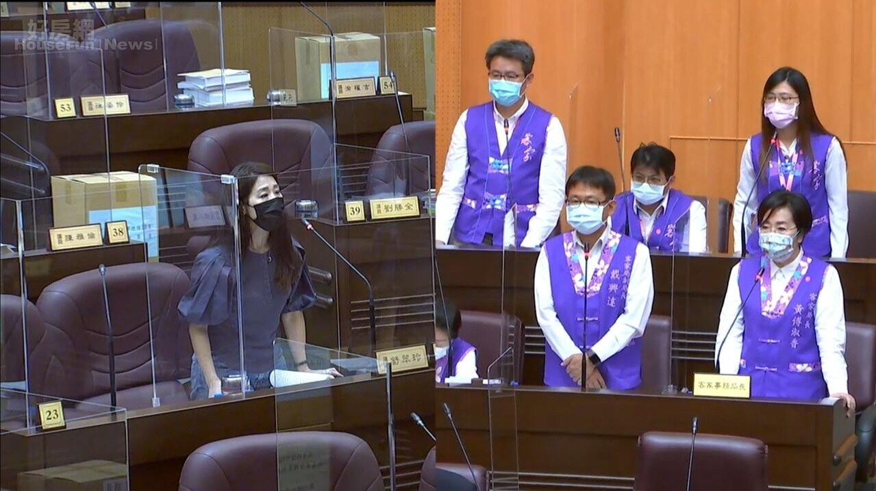 世界客家博覽會總經費15億元,議員舒翠玲(左)不滿客家局只以一頁報告帶過,完全不提有無疫情備案。圖/聯合報記者朱冠諭翻攝