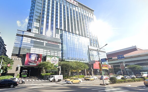 京站期望在疫情緩和及振興券加持下,京站第4季能成長三成。圖/取自google maps