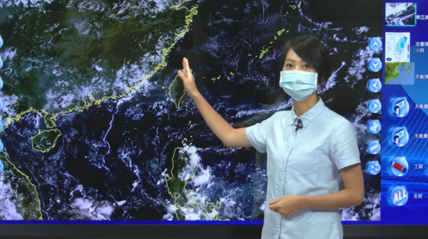謝佩芸說，下周一開始，高壓勢力主要在偏北邊位置，所以台灣天氣主要以東風影響為主，迎風面的東半部地區雲量會逐漸增加，也開始容易短暫雨。圖／取自氣象局直播