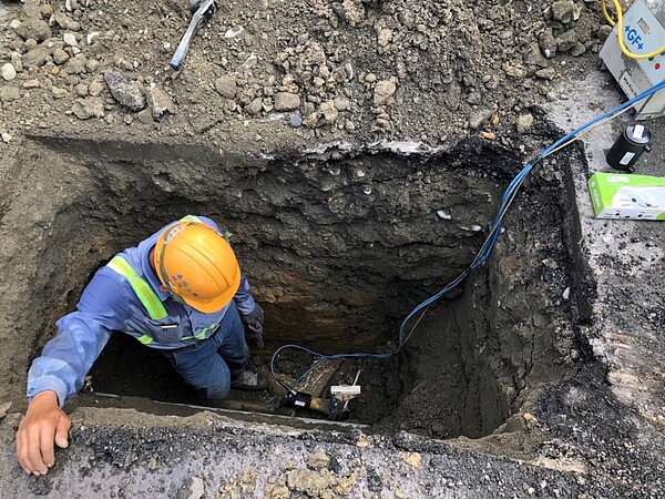 欣雄公司進行管線開挖。圖/高雄市政府提供