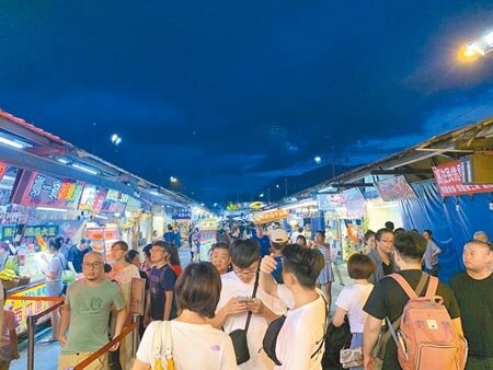 國慶連續假期將至,花蓮旅宿訂房率首2日突破8成,由於振興五倍券將在連假前一天推出,縣府也推出3大振興方案,搶攻疫情趨緩下的國旅市場。(本報資料照片)