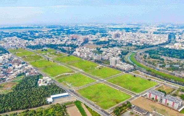 高雄近日最引人注目的就是岡山87期重劃區的社宅,岡山地區鄰近橋頭科學園區及路竹科學園區,未來發展可期。