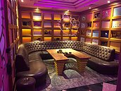 小資男快衝？「金錢豹酒店」轉型自助式KTV價目表曝光