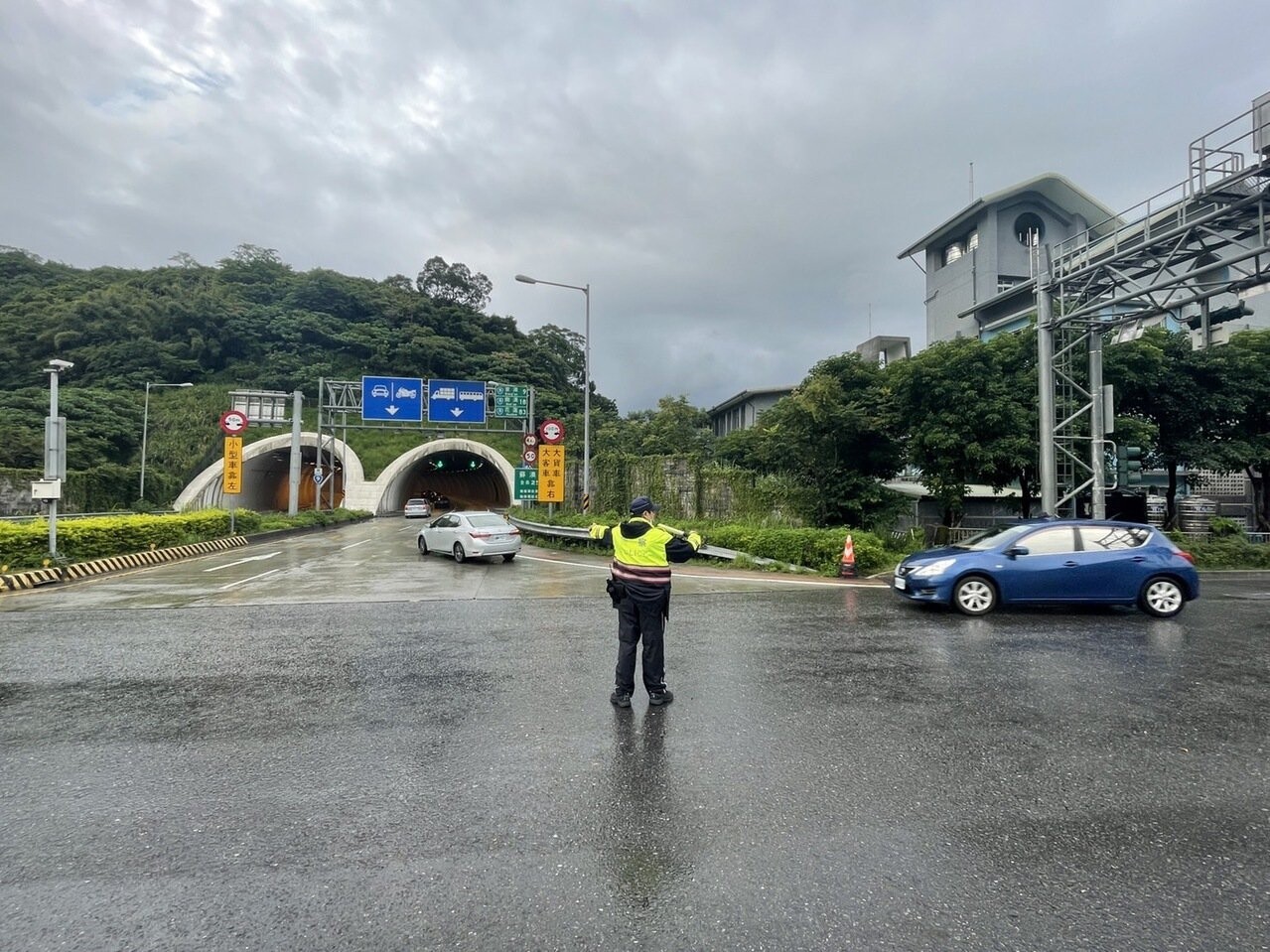 蘇花改蘇澳端一早出現南下車潮，預估得要中午之後才會逐漸紓緩。圖／蘇澳警分局提供