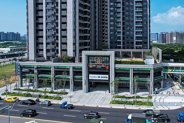 文青商圈家樂福進駐,更提升生活機能。圖/富宇天匯提供