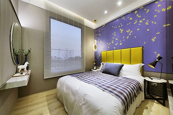 每個房間一定都放得下一張標準雙人床、房間全部開窗。圖/富宇天匯提供