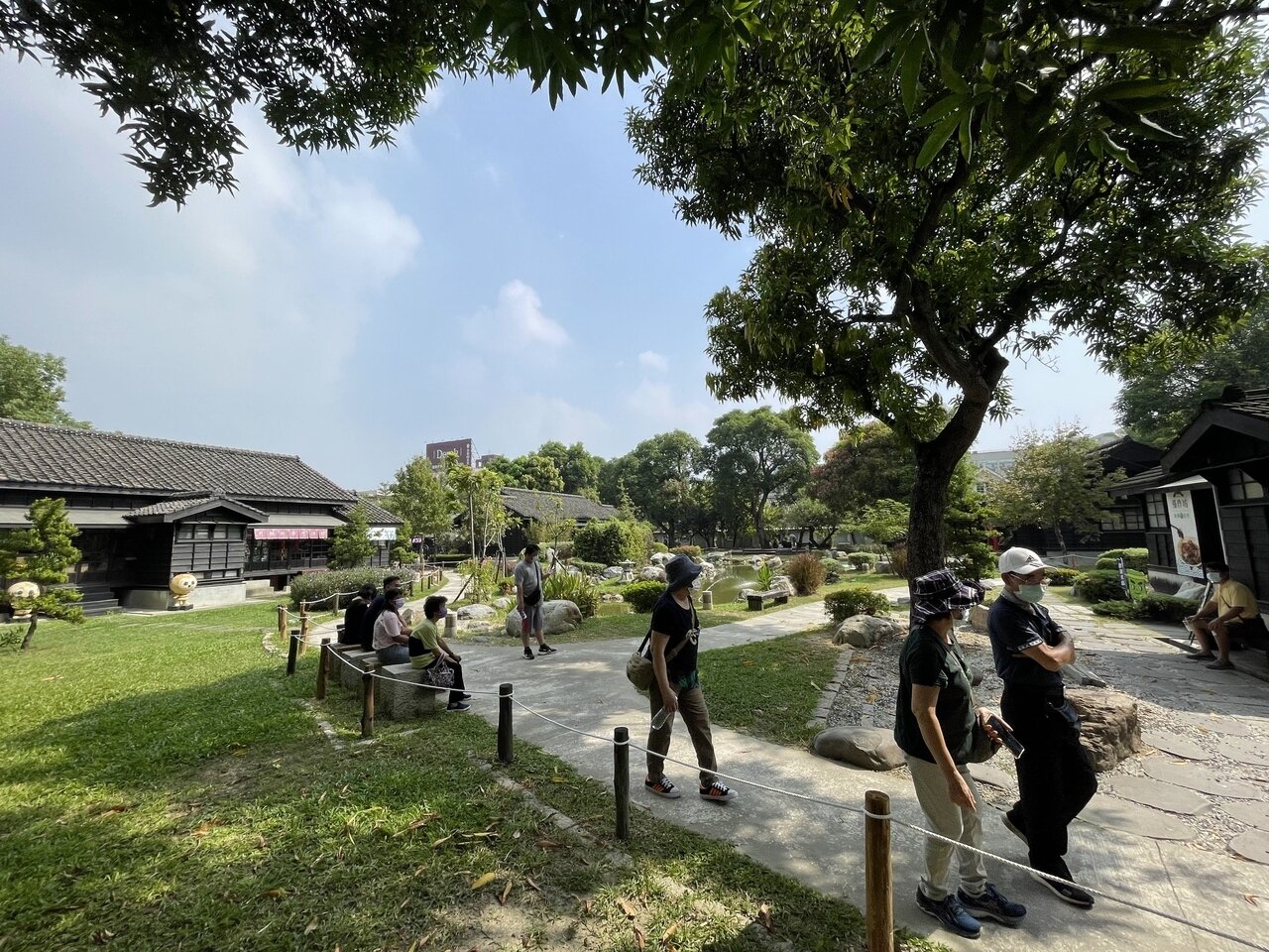 嘉市檜意森活村今天湧入不少旅客。記者林伯驊/攝影