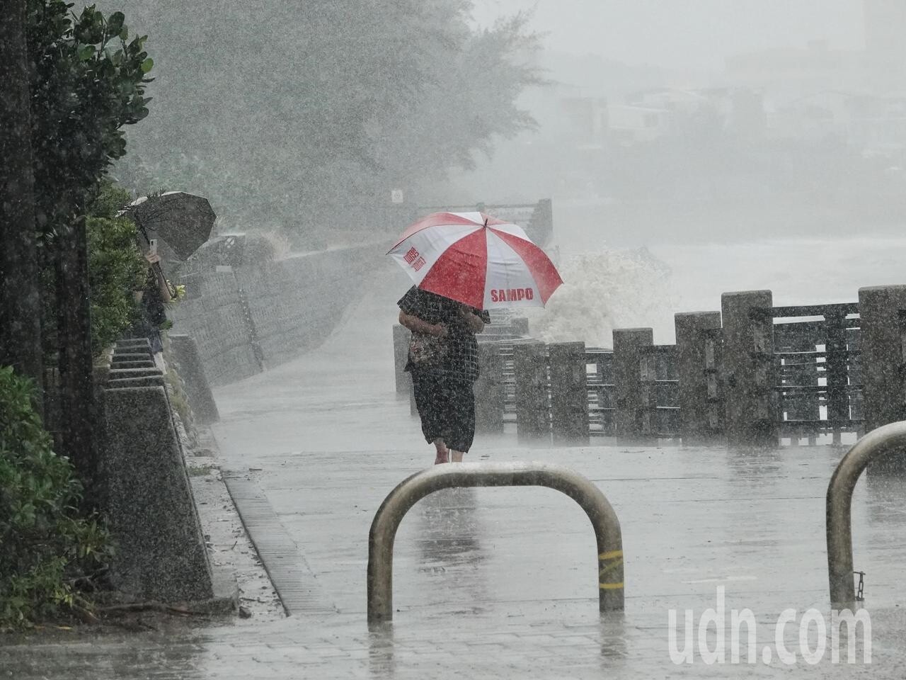 氣象局預估，未來24小時，花蓮可能出現400至600毫米累積雨量，宜蘭山區也有250至490毫米的累積雨量的大豪雨等級，不排除部分地區出現超大豪雨。記者邱德祥／攝影 