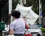 圓規颱風解除海上颱風警報　外圍環流影響仍有豪大雨