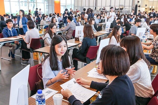 根據104人力銀行昨(12)日公布的最新數據顯示,全台徵才重鎮雖仍在北部,但七年來,中南部工作數成長逾50%,增幅已超車北部。徵才示意圖。聯合報系資料照