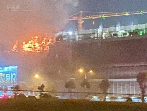 施工中的建案發生大火,恐怕會對結構造成不同程度的損害。圖/聯合新聞網