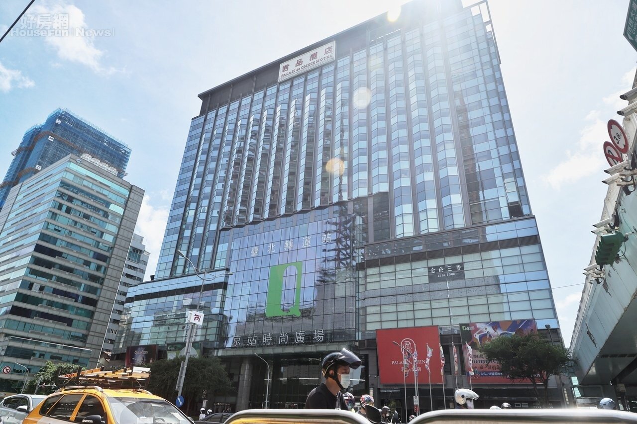 台北市議員王浩發現,許多百貨、商場、飯店疫情期間獲得北市租金減免,僅有部分櫃位或店面獲得回饋,肥了「二房東」,錢進財團口袋。圖/聯合報系資料照