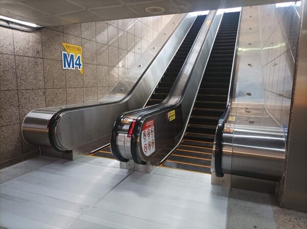 M4出口改善為雙向電扶梯。圖／台北捷運提供