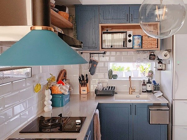 改造後的開放式廚房。圖/截自《佈置藏在生活裡》