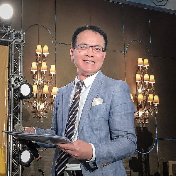 知名主持人鄭弘儀上節目分享與年輕人的對話。圖/取自鄭弘儀臉書粉絲專頁