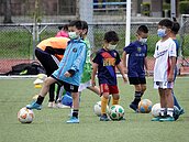 戶外運動、拍照　10／19起免戴口罩