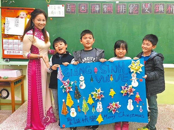 新北市新住民語文輔導團至今已培訓超過400名新住民老師。(新北市新住民語文輔導團提供/蔡雯如新北傳真)