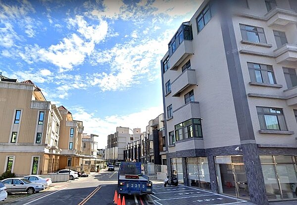 苗栗市是縣政府所在地,也有苗栗火車站,整體生活機能不錯。房市業者說,苗栗市目前新成屋房價多落在1字頭,就算開價2字頭初,成交價也不用2字頭。圖/google map