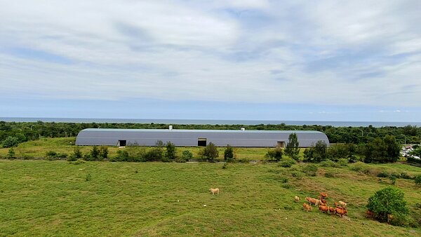 利澤飛灰暫置場兼具環保與設計之美,是首件入圍台灣建築獎的資源回收建築。圖/田中央聯合建築師事務所提供