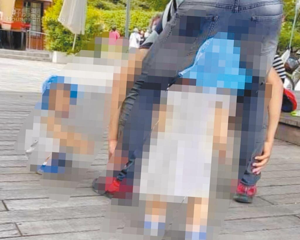 17日台中一名曾姓民眾，帶著1歲大的雙胞胎女兒與家人，到彰化溪湖糖廠遊玩，接近中午左右，出現一名年約30歲左右的陌生女子，直接將他的女兒抱走，並快步離開現場，嚇得他趕緊上前追趕。圖／翻攝臉書爆廢公社；吳建輝彰化傳真