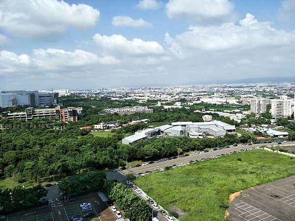 建商購地排名第二為台中市西屯區，購地總面積約7500坪，此區域近一年住宅單價落在每坪24.9萬元。圖／永慶集團提供
