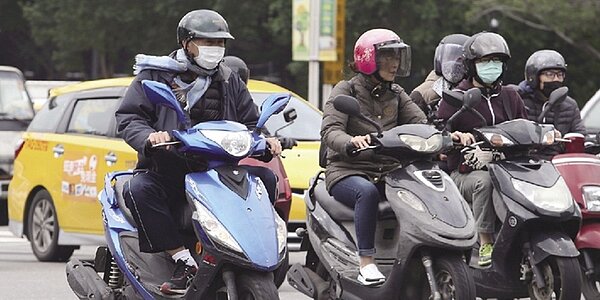 七期燃油車補助年底屆期,基本上明年不會再補助,環保署會研擬其他配套的協助方案。圖/中時報系資料照