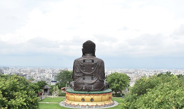 鑑於彰化喬友大樓大火造成嚴重傷亡,彰化縣政府全面稽查全縣126棟11樓以上建築,經稽查119棟,89棟有公安缺失,如逾期未改善,將予處罰。聯合報系資料照片