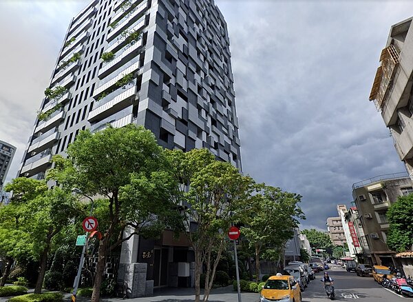 鄰居沒沾到歌后的光　田馥甄鄰居賣豪宅慘賠3240萬