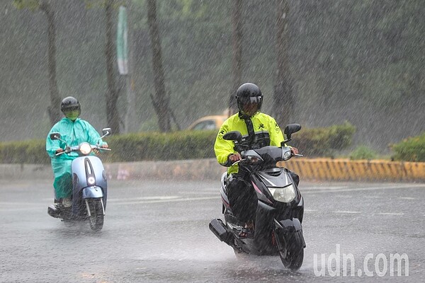 雨勢以今明兩天最多,還是以東北部迎風面為主。聯合報系資料照