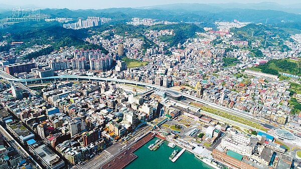 基隆捷運路線初步確定,不與台鐵共用路廊,第一階段將優先興建南港至八堵,第二階段則是八堵至基隆。圖/基市府提供;張穎齊台北傳真