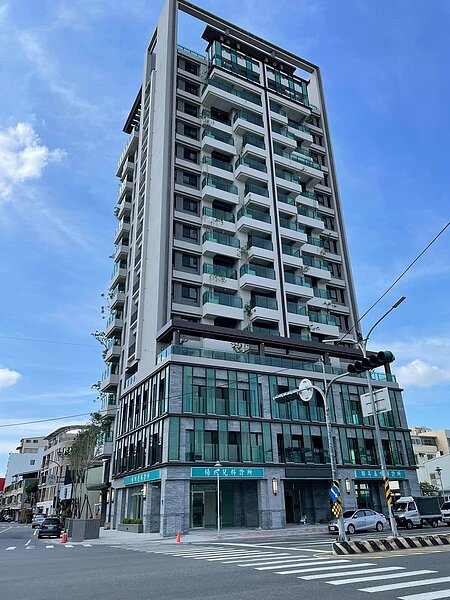 維冠大樓原址改建新大樓,名為「出雲居」。圖/截自臉書社團「爆廢公社公開版」