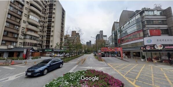 國父紀念館商圈平日中午常見附近上班族在此用餐。圖/截自Google maps