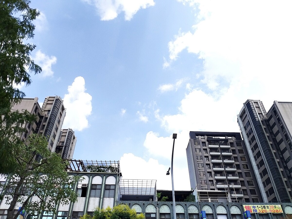 央行經研處官員分析,因去年下半年房市升溫快,在基期較高之下,預計今年第四季的買賣移轉棟數的力道將趨緩。圖/好房網News記者林和謙攝