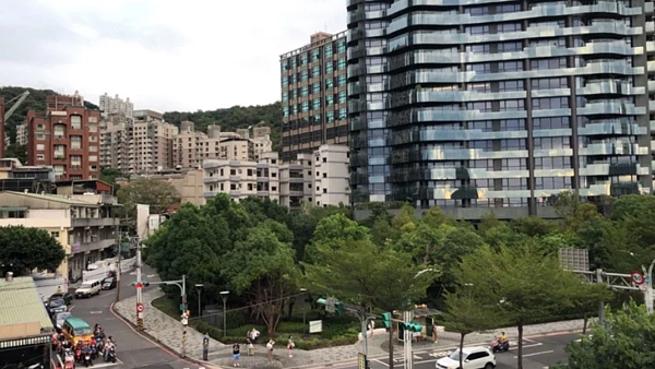 新北市府決定將海天段土地改建為長照機構。圖/新北市議員鄭宇恩提供