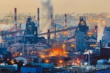 調查顯示,近7成排碳大戶皆認為合理的碳費在每噸10美元以上。(本報資料照片)